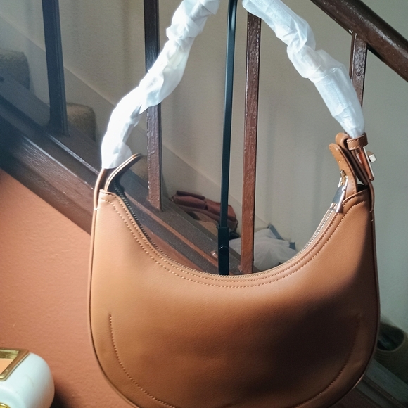 Handbags - Elegant Tan Women's Bag